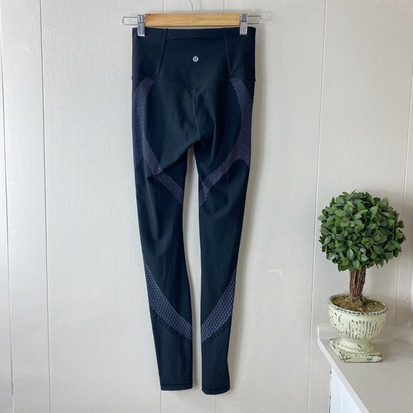 Lululemon Black and White Leggings Size 6 - Picture 9 of 12